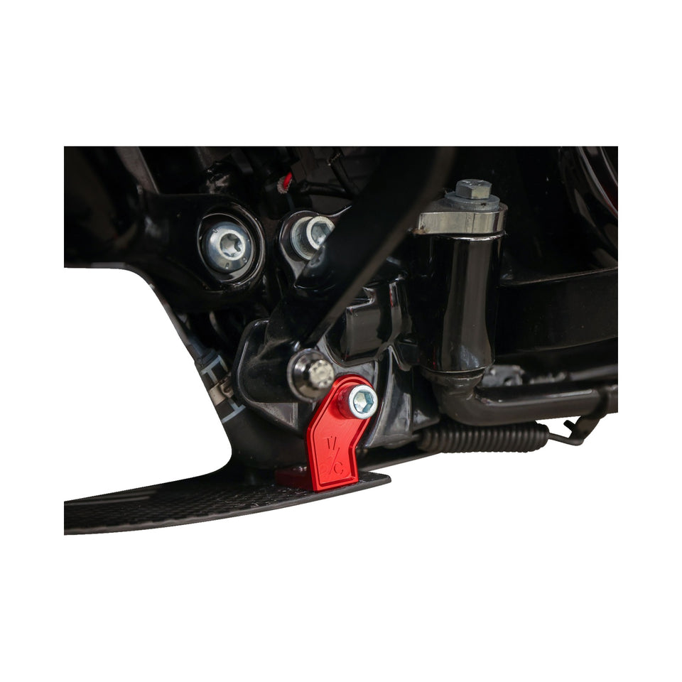 THRASHIN SUPPLY CO. - SKID PLATE - CARBON FIBER/GLOSS - WITH RED BRACKETS - FLHX/FLTRX