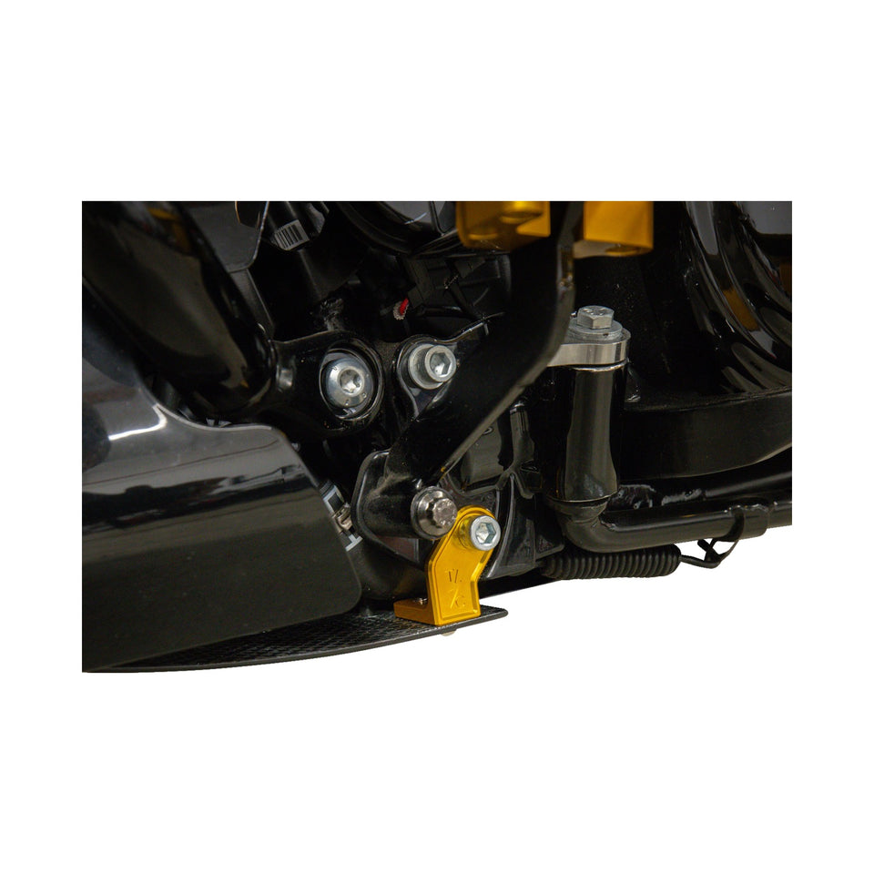 THRASHIN SUPPLY CO. - SKID PLATE - CARBON FIBER/GLOSS - WITH GOLD BRACKETS - FLHX/FLTRX