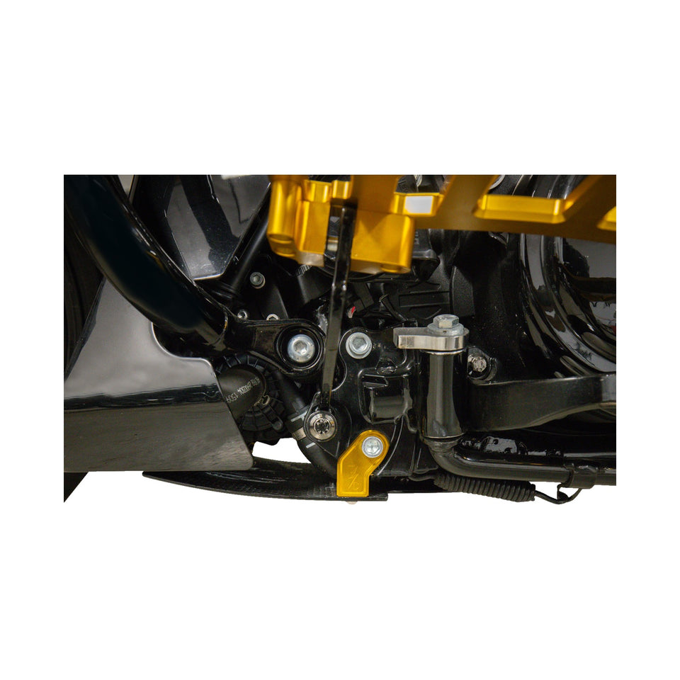 THRASHIN SUPPLY CO. - SKID PLATE - CARBON FIBER/GLOSS - WITH GOLD BRACKETS - FLHX/FLTRX