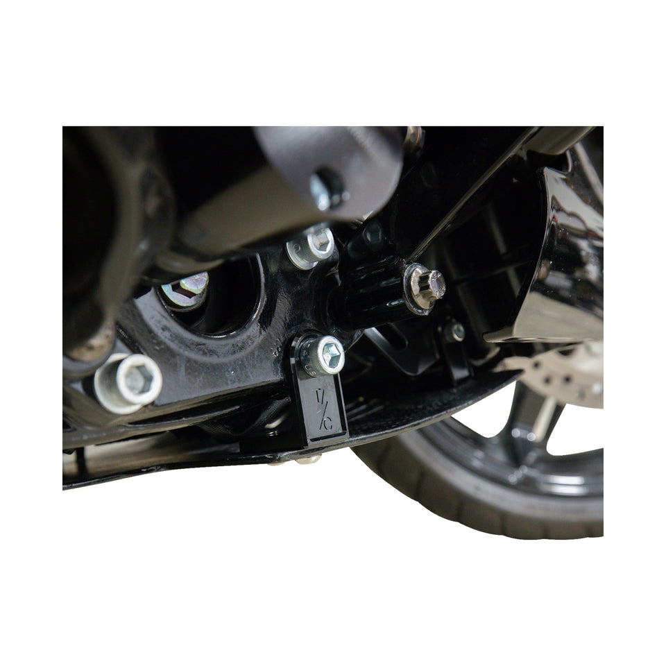 THRASHIN SUPPLY CO. - SKID PLATE - CARBON FIBER/FORGED - WITH BLACK BRACKETS - FLHX/FLTRX