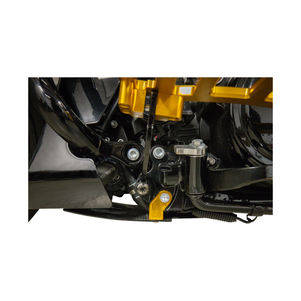 THRASHIN SUPPLY CO. - SKID PLATE - CARBON FIBER/FORGED - WITH GOLD BRACKETS - FLHX/FLTRX