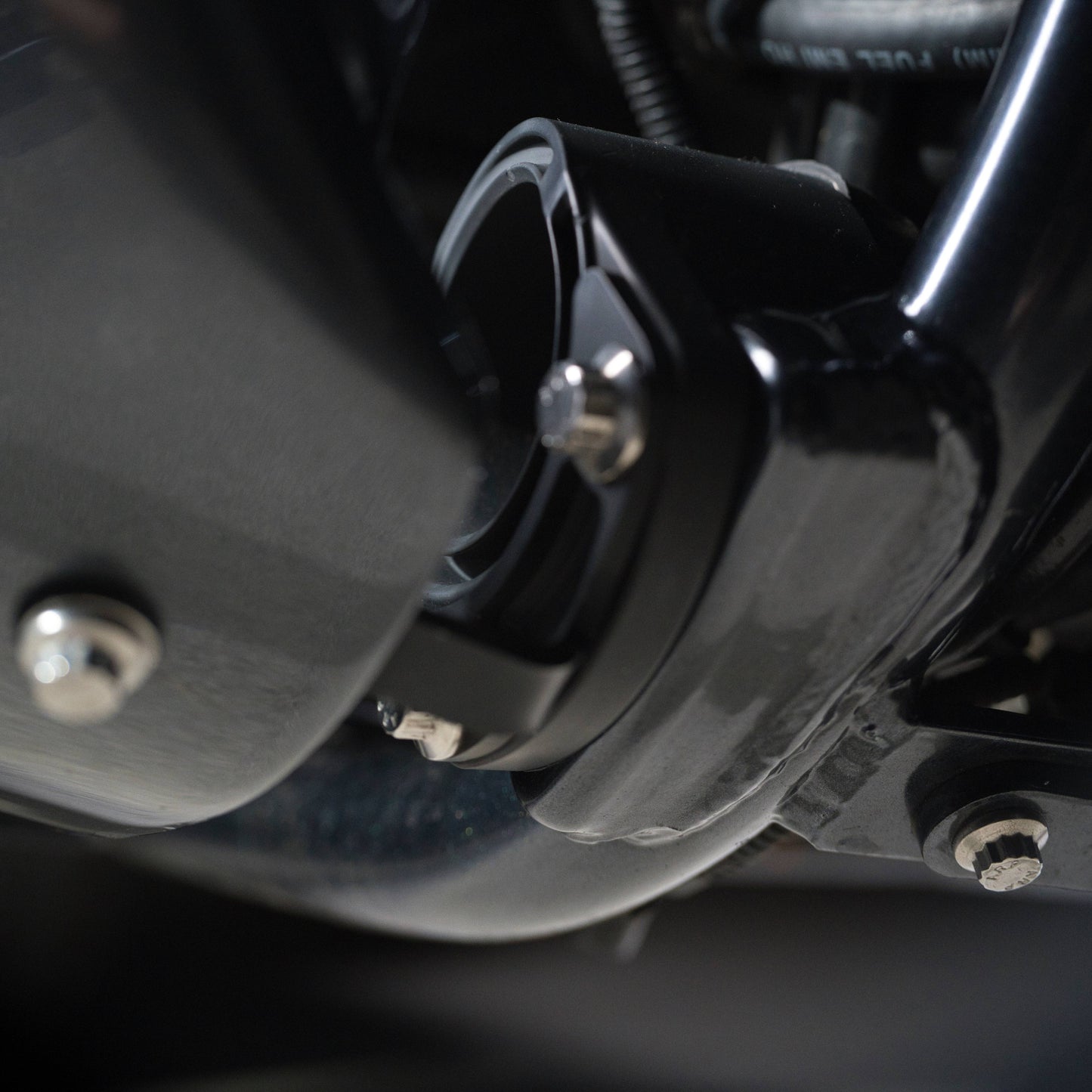 M8-FXR FRONT MOTOR MOUNT