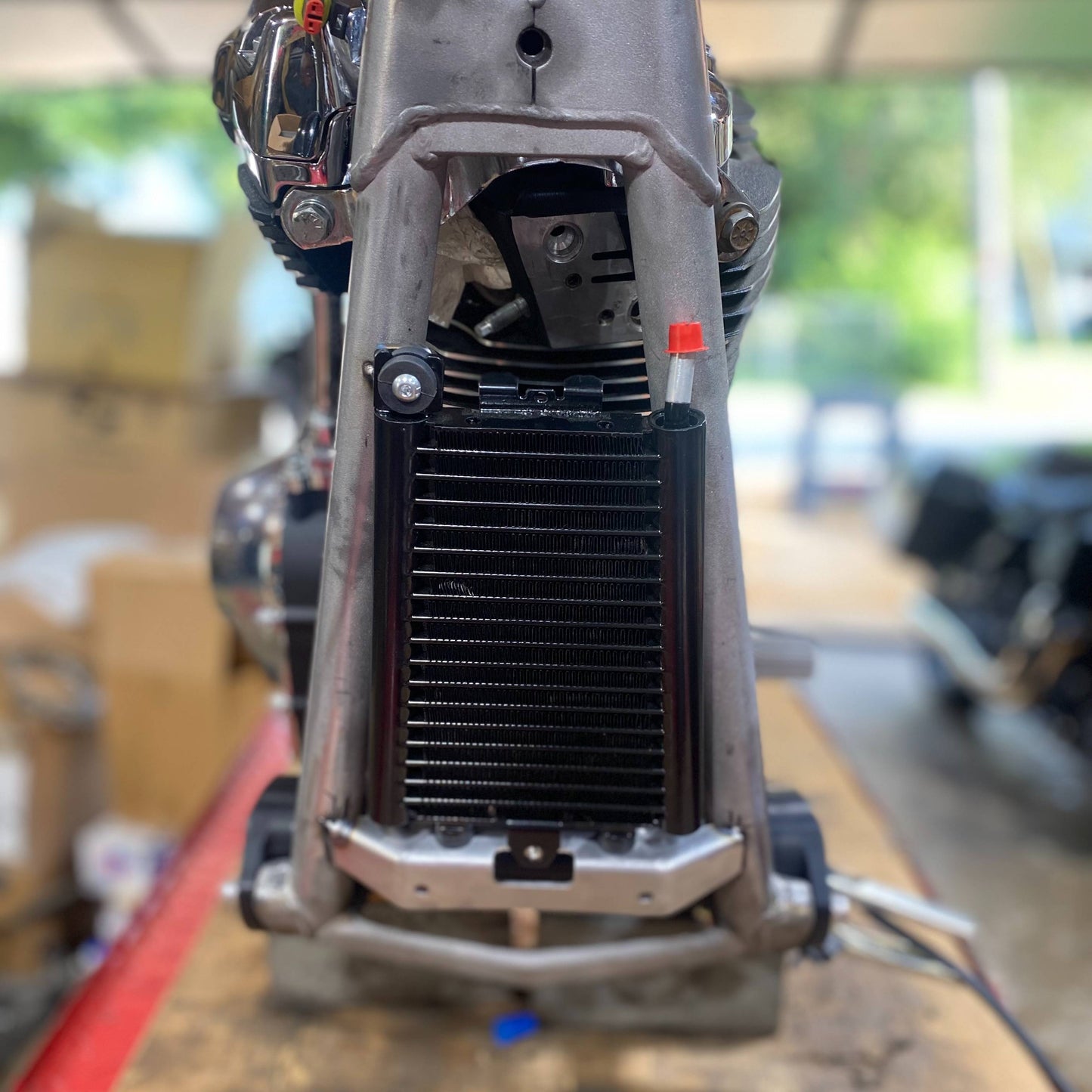 M8-FXR SOFTAIL OIL COOLER MOUNT