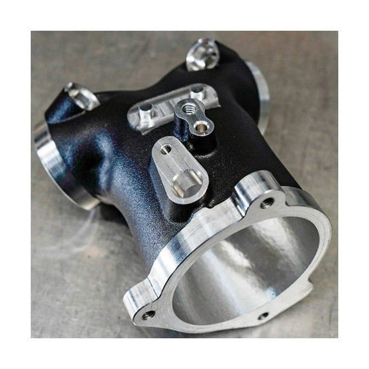 HPI - 70mm M8® CENTER-FLO Manifold