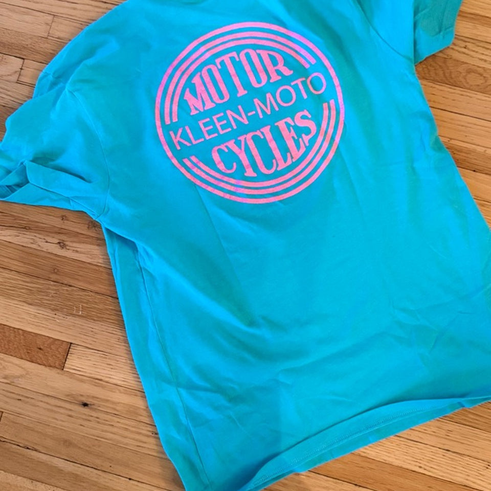 Winged Medallion Tee — tahiti blue back